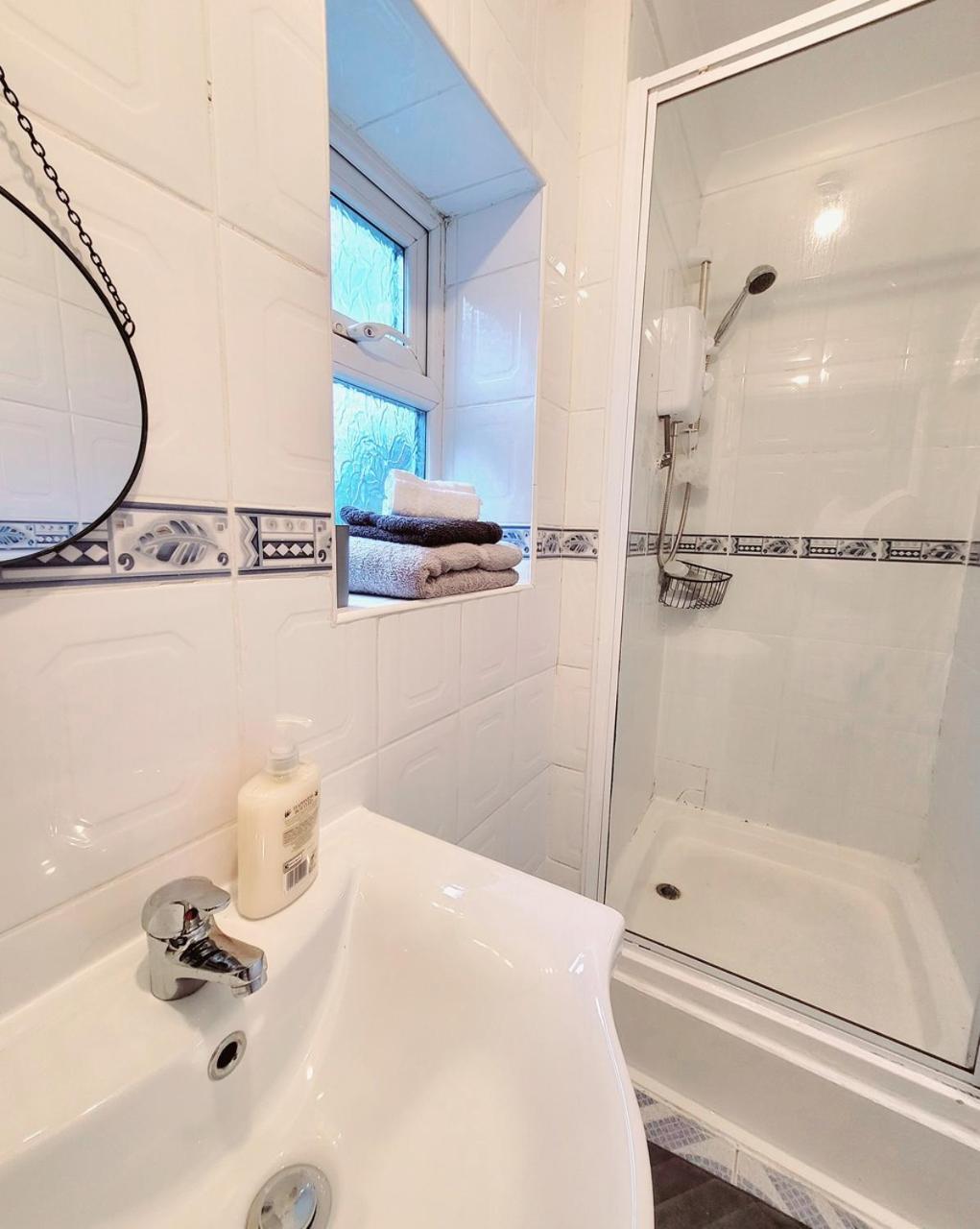 Hospedagem domiciliar Charming One Shared Flat Near Centre By Etihad Stadium Coop *